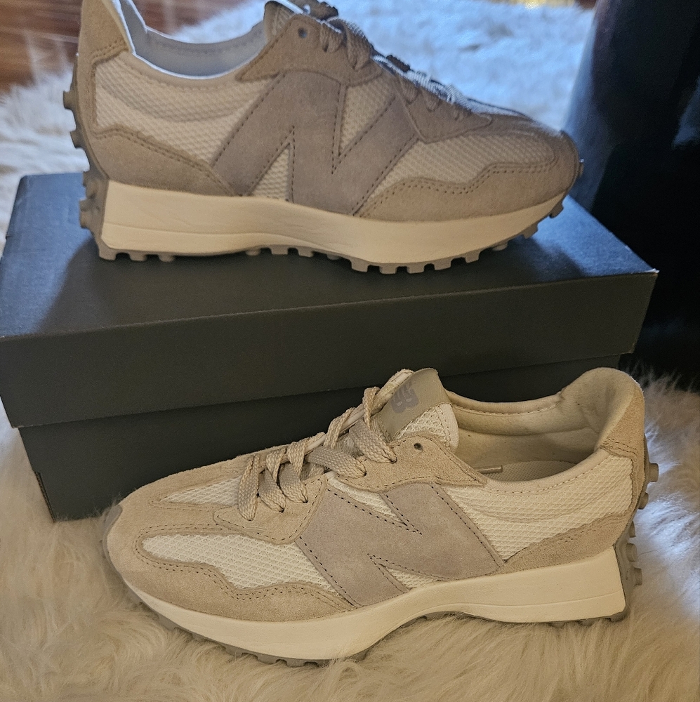 WOMEN' NEW BALANCE 327 GREY SZ 6